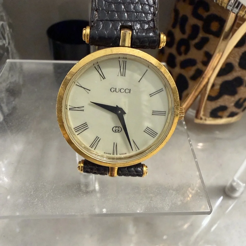Gucci Gold and Black Roman Numeral Clock - Picture 2 of 2